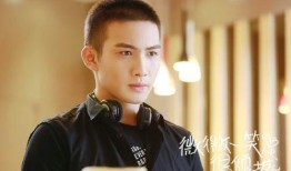 圈内人士爆料李沁王嘉尔,圈内人士曝两人关系升温