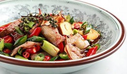 老腊肉免费吃瓜,畅享夏日瓜果盛宴
