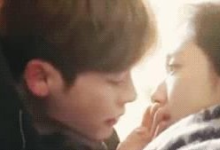 偷吻在线观看,在线观看心动瞬间，揭秘青春校园的甜蜜秘密