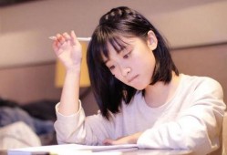 爆料沈月恋情视频播放下载,播放下载量激增，网友热议不断